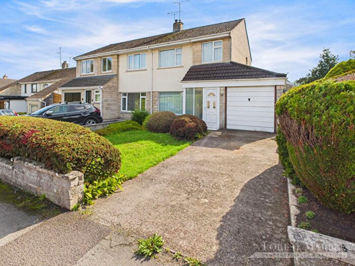 3 Bedroom Semi-Detached House For Sale In Grange Road, Frome, BA11