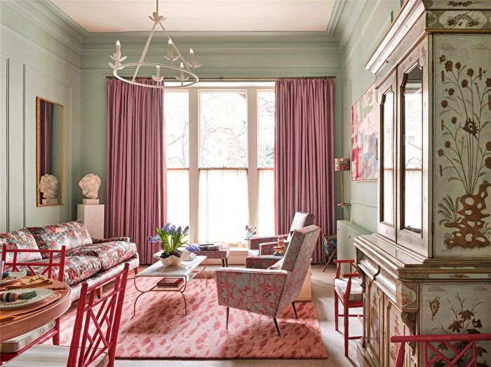 2 Bedroom Flat For Sale In Queen's Gardens, London, W2