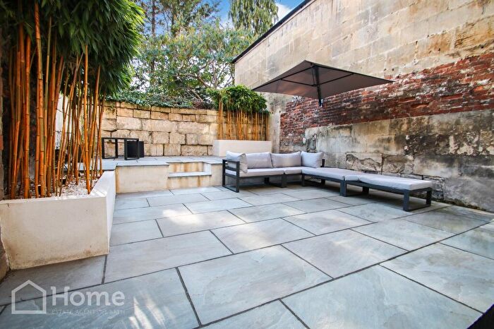 1 Bedroom Flat For Sale In Walcot Buildings, Bath, Somerset, BA1