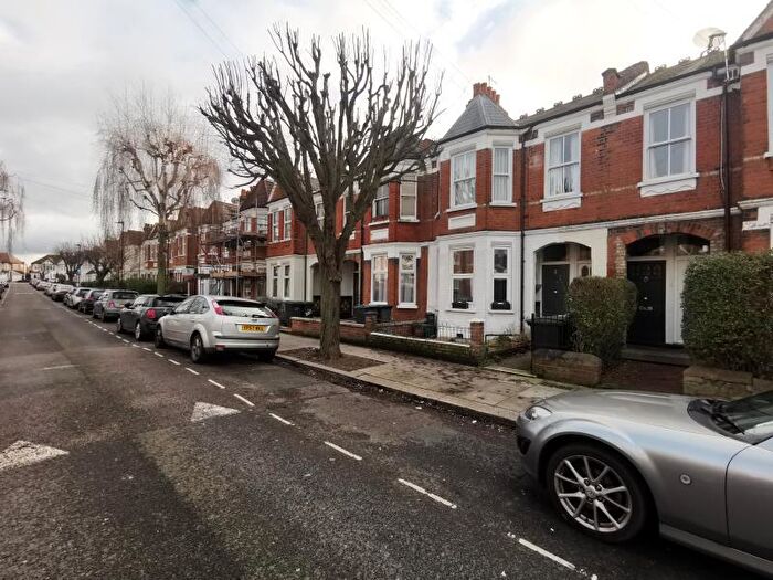 2 Bedroom Flat To Rent In Lyndhurst Road, Wood Green, N22