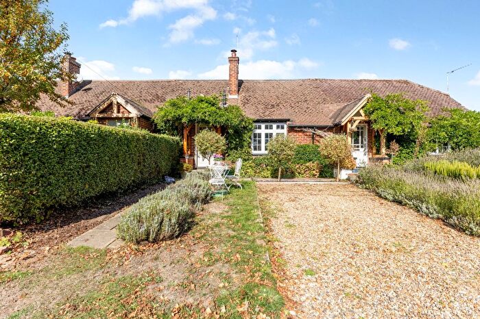 2 Bedroom Bungalow For Sale In Woodcock Hill, St. Albans, Hertfordshire, AL4