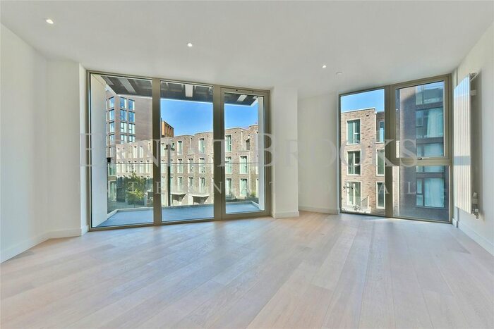 2 Bedroom Flat To Rent In Liner House, Royal Wharf, E16