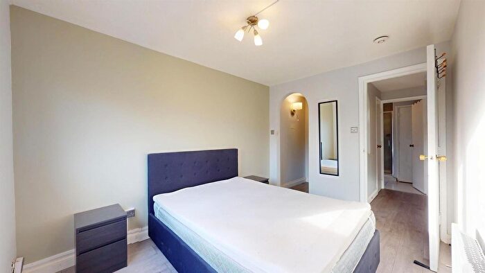 2 Bedroom Flat To Rent In Harp Island Close, London, NW10