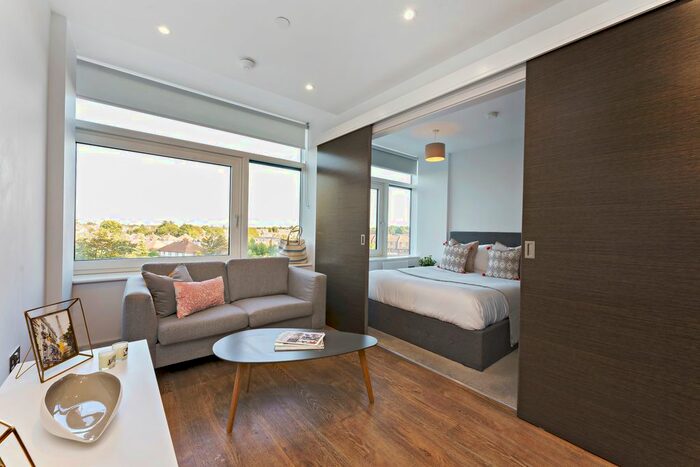 1 Bedroom Flat To Rent In Northpoint, Ewell Road, Surbiton, KT6