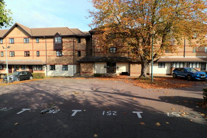 2 Bedroom Flat To Rent In Clifton Walk, Dartford, DA2