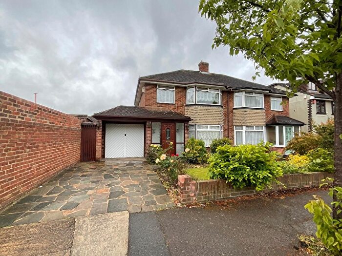 3 Bedroom Semi-Detached House For Sale In Lovell Walk, Rainham, RM13