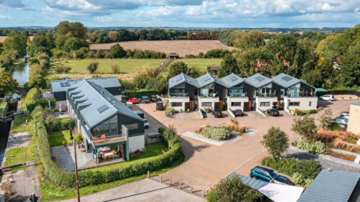3 Bedroom House For Sale In Marsworth Wharf, Marsworth, Tring, HP23