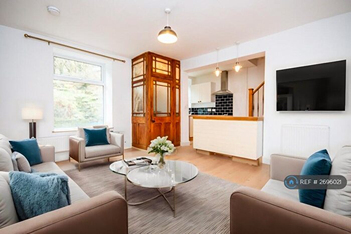 3 Bedroom Terraced House To Rent In Acorn Street, Bacup, OL13