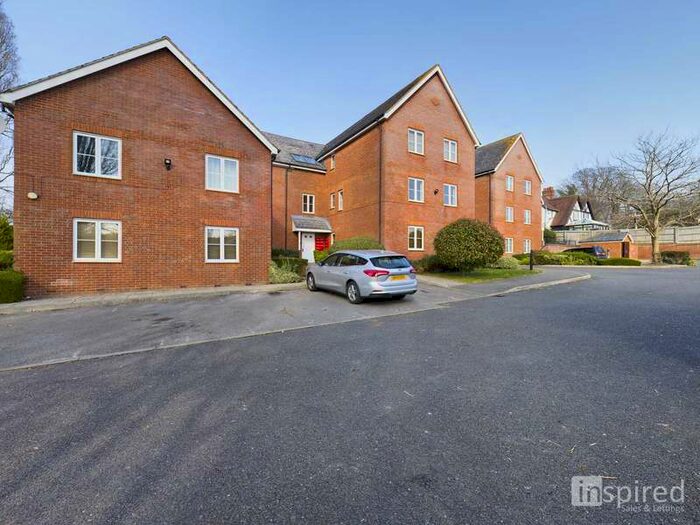 2 Bedroom Flat To Rent In Hughes Croft, Bletchley, MK3