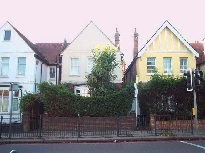 3 Bedroom Maisonette To Rent In Whitton Road, Twickenham, TW1