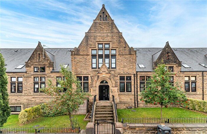 2 Bedroom Apartment For Sale In Peel Street, Morley, Leeds, West Yorkshire, LS27