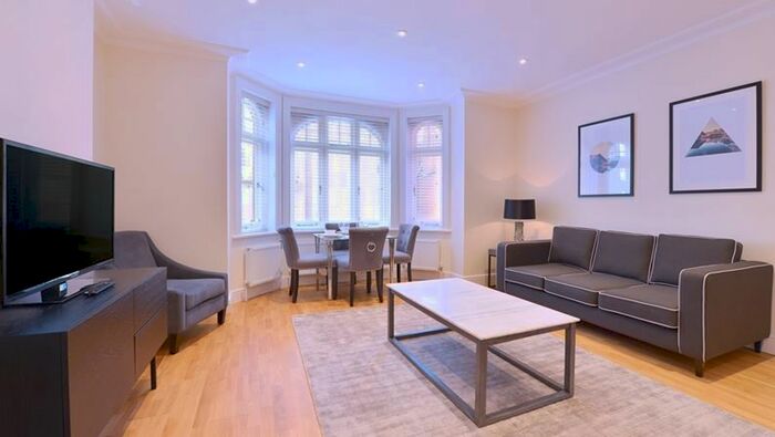 2 Bedroom Flat To Rent In King Street, London, W6