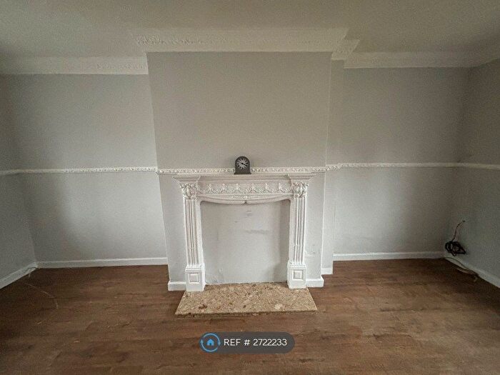 3 Bedroom Semi Detached House To Rent In Priory Road, Barnsley, S71