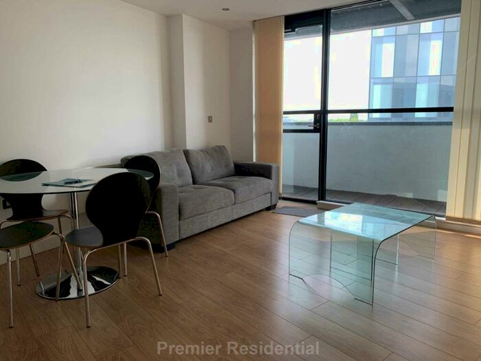 2 Bedroom Apartment To Rent In Commercial Street, Manchester, M15