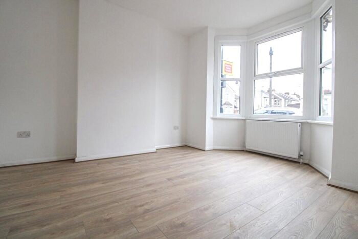 4 Bedroom House To Rent In Dalmally Road, Croydon, CR0