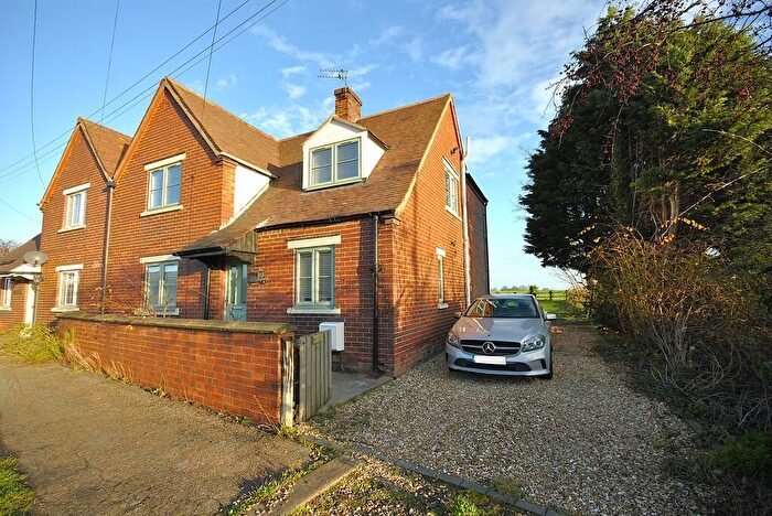 3 Bedroom Semi Detached House For Sale In Tickhill Road, Loversall, Doncaster, DN11