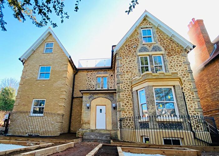 1 Bedroom Apartment For Sale In Bargate House, Epsom Road, GU1