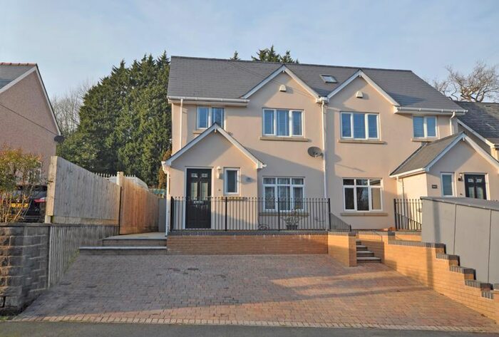 4 Bedroom Semi-Detached House For Sale In Stunning Family House, Blacksmiths Way, Coedkernew, NP10