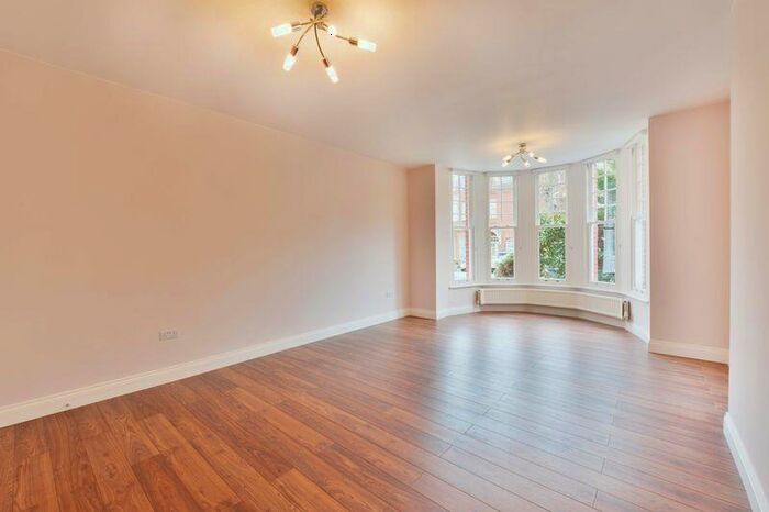 2 Bedroom Apartment To Rent In Aberdare Gardens, South Hampstead, London, NW6