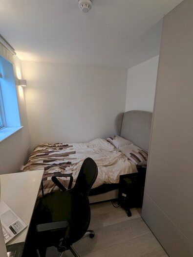 Studio To Rent In Durham Road, London, SW20