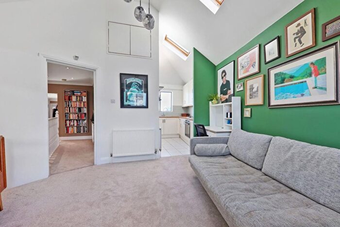 2 Bedroom Flat For Sale In Dartmouth Road, London, SE26