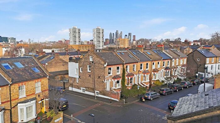 1 Bedroom Maisonette For Sale In Turret Grove, London, SW4