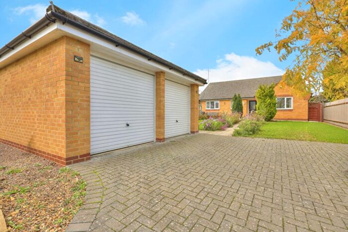 3 Bedroom Bungalow For Sale In Billing Road, Northampton, Northamptonshire, NN3