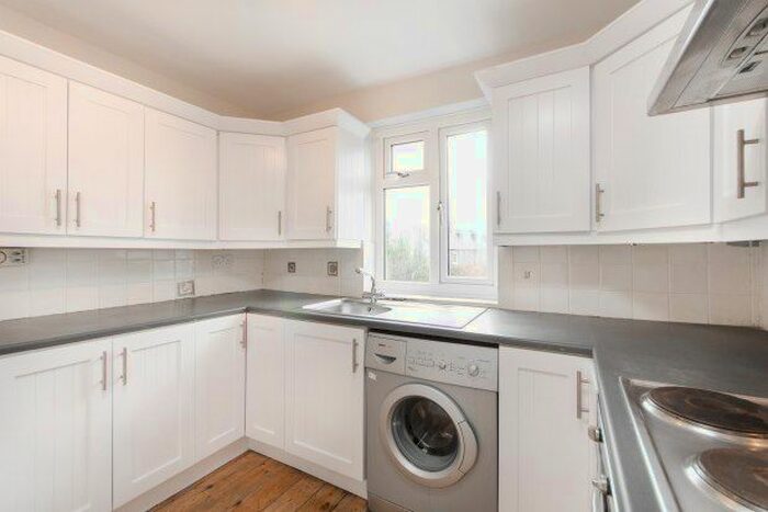 2 Bedroom Flat To Rent In St. Marys Grove, Chiswick, W4