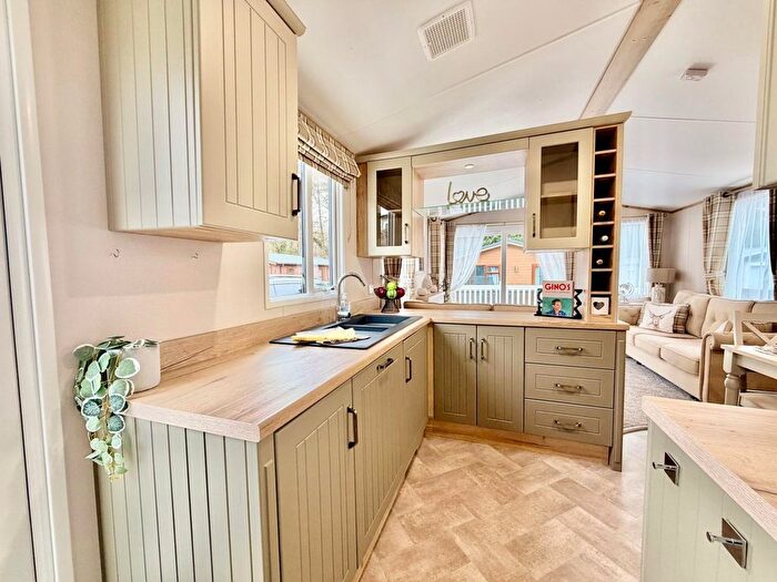 3 Bedroom Park Home For Sale In Anglesey, LL61