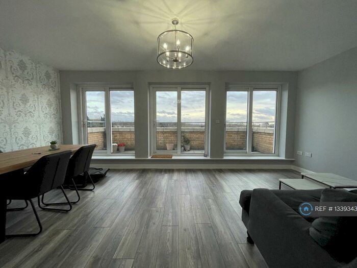 2 Bedroom Flat To Rent In Ashton Court, London, E4