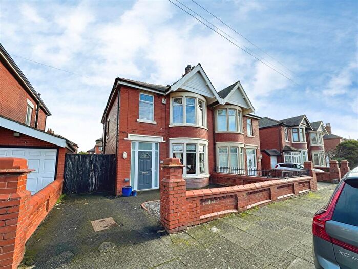 3 Bedroom Semi Detached House For Sale In Argyll Road, Blackpool, FY2