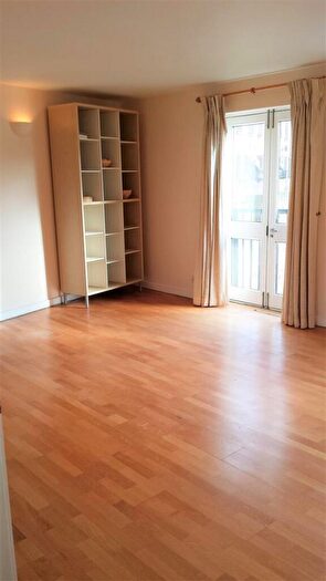 2 Bedroom Apartment To Rent In Observatory Mews, London, E14