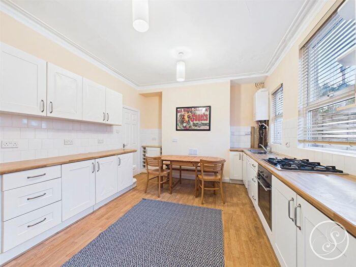 4 Bedroom Terraced House To Rent In Markham Avenue, Leeds, LS8