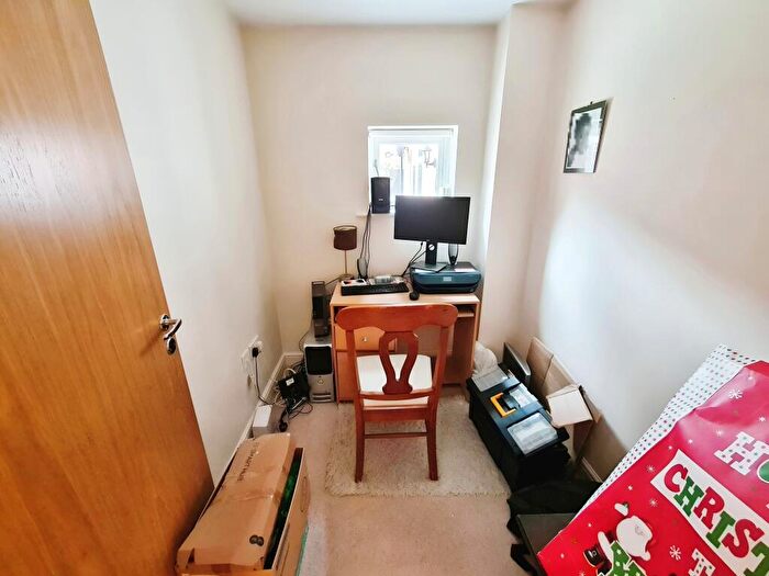 4 Bedroom Detached House For Sale In Turneys Drive, Milton Keynes, MK12