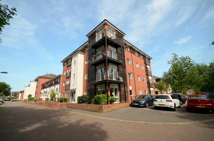 1 Bedroom Apartment To Rent In Meadow Way, Caversham, RG4