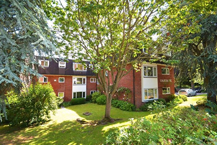 2 Bedroom Flat To Rent In Watling Street, Radlett, Hertfordshire, WD7