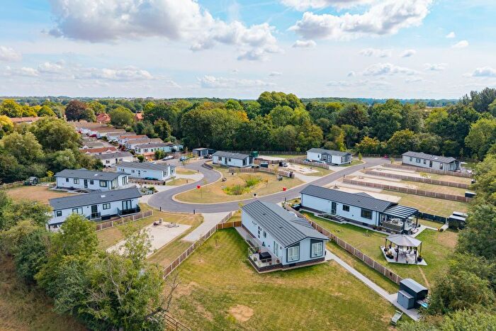 2 Bedroom Mobile/park Home For Sale In Roecliffe, York, YO51