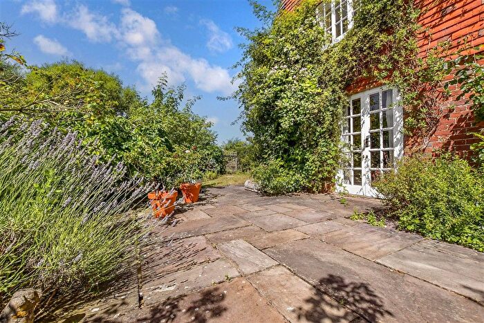 4 Bedroom Detached House For Sale In Smallhythe Road, Tenterden, Kent, TN30