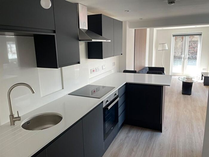 2 Bedroom Flat To Rent In Richmond Road, Cardiff, CF24