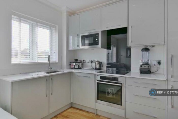 1 Bedroom Flat To Rent In Rowallan Court, London, SE6