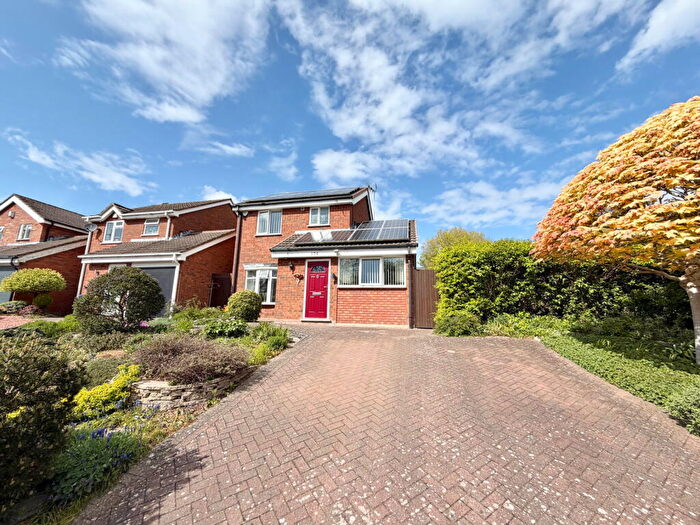 3 Bedroom Detached House For Sale In Stamford Road, Brierley Hill, DY5