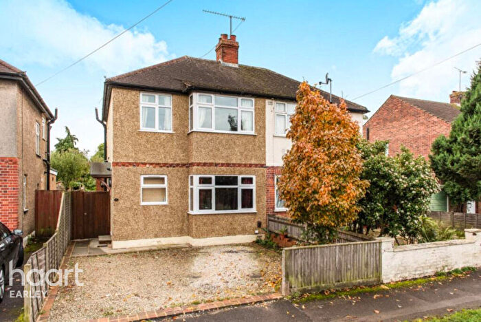 4 Bedroom Semi-Detached House To Rent In Shinfield Rise, Reading, RG2