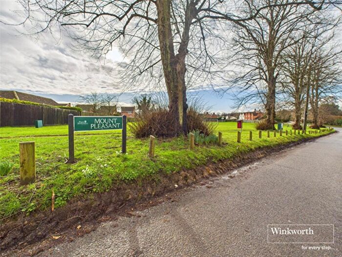 4 Bedroom Detached House For Sale In Mount Pleasant, Beenham, Reading, Berkshire, RG7