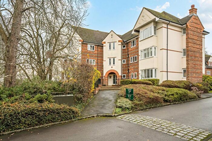 2 Bedroom Flat For Sale In St. Nicholas Crescent, Pyrford, Woking, Surrey, GU22
