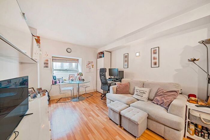 1 Bedroom Flat To Rent In Cadogan Road, Woolwich, London, SE18