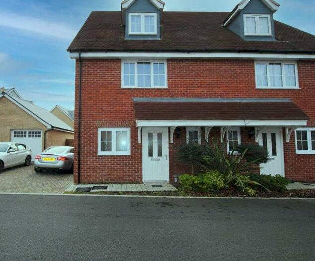 3 Bedroom Semi-Detached House To Rent In Ben Wilson Link, Springfield, Chelmsford, CM1