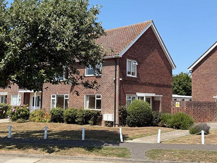 2 Bedroom Flat For Sale In Cove Road, Rustington, BN16