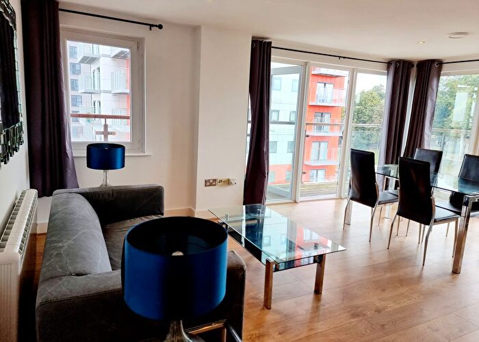 2 Bedroom Flat To Rent In Mast Quay, London, SE18