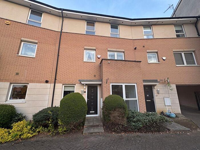 4 Bedroom Town House To Rent In Einstein Crescent, Duston Northampton, NN5