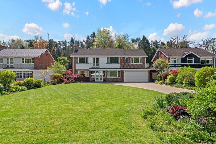 6 Bedroom Detached House For Sale In Glenhurst Road, Henley-In-Arden, B95